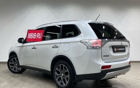 Mitsubishi Outlander III рестайлинг 3, 2014 год, 1 780 000 рублей, 4 фотография