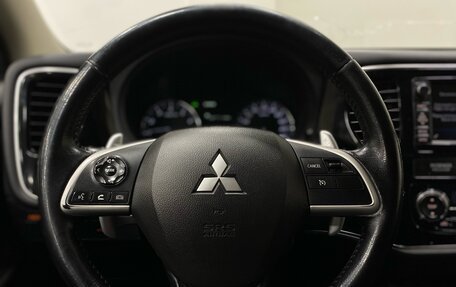 Mitsubishi Outlander III рестайлинг 3, 2014 год, 1 780 000 рублей, 12 фотография