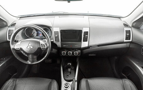 Mitsubishi Outlander III рестайлинг 3, 2011 год, 1 190 000 рублей, 18 фотография