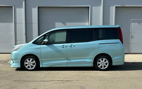 Toyota Noah III, 2015 год, 2 135 000 рублей, 3 фотография