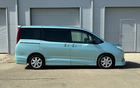 Toyota Noah III, 2015 год, 2 135 000 рублей, 4 фотография