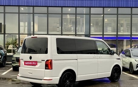 Volkswagen Multivan T6 рестайлинг, 2019 год, 7 359 000 рублей, 5 фотография