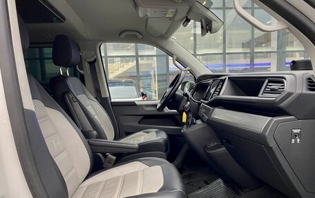 Volkswagen Multivan T6 рестайлинг, 2019 год, 7 359 000 рублей, 23 фотография