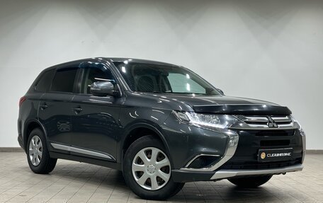 Mitsubishi Outlander III рестайлинг 3, 2018 год, 2 085 000 рублей, 3 фотография