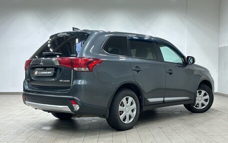 Mitsubishi Outlander III рестайлинг 3, 2018 год, 2 085 000 рублей, 5 фотография