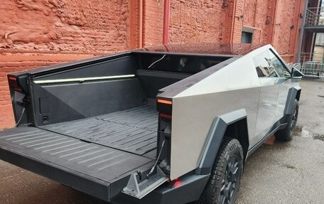 Tesla Cybertruck, 2024 год, 29 000 000 рублей, 7 фотография