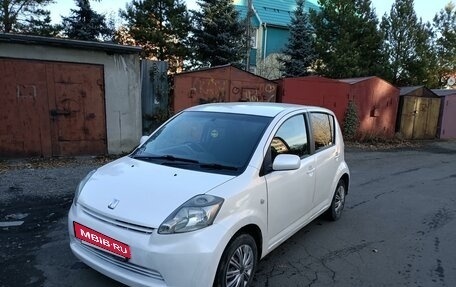 Toyota Passo III, 2004 год, 570 000 рублей, 2 фотография