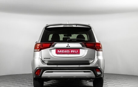 Mitsubishi Outlander III рестайлинг 3, 2019 год, 2 890 000 рублей, 6 фотография