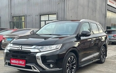 Mitsubishi Outlander III рестайлинг 3, 2021 год, 2 100 000 рублей, 1 фотография