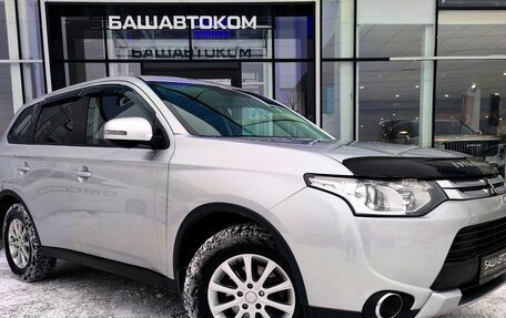 Mitsubishi Outlander III рестайлинг 3, 2014 год, 1 499 000 рублей, 1 фотография