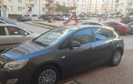 Opel Astra J, 2010 год, 800 000 рублей, 3 фотография