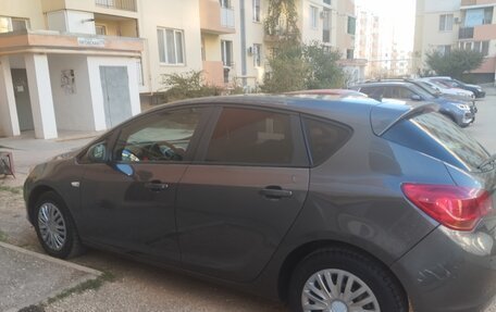 Opel Astra J, 2010 год, 800 000 рублей, 2 фотография