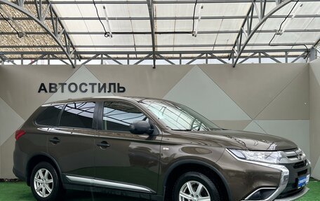 Mitsubishi Outlander III рестайлинг 3, 2018 год, 1 649 000 рублей, 3 фотография