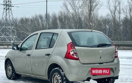 Renault Sandero I, 2014 год, 700 000 рублей, 4 фотография