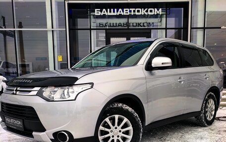 Mitsubishi Outlander III рестайлинг 3, 2014 год, 1 499 000 рублей, 3 фотография