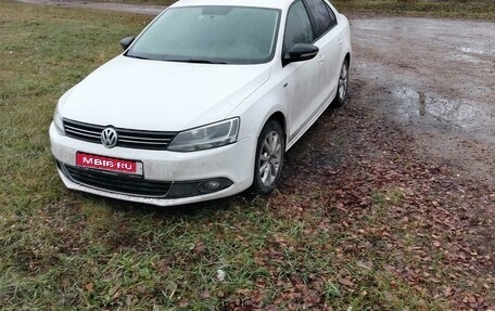 Volkswagen Jetta VI, 2013 год, 1 000 050 рублей, 1 фотография