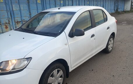 Renault Logan II, 2016 год, 580 000 рублей, 3 фотография