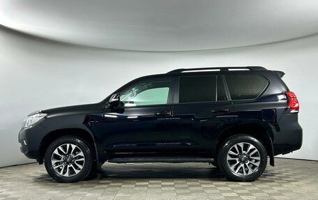 Toyota Land Cruiser Prado 150 рестайлинг 2, 2022 год, 6 825 000 рублей, 3 фотография