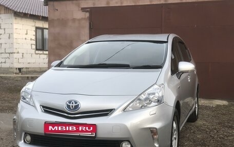 Toyota Prius Alpha I (ZVW40/41), 2012 год, 1 380 000 рублей, 2 фотография