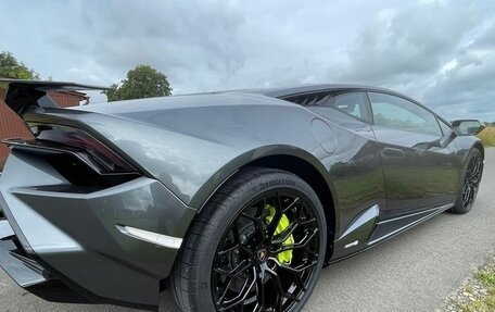 Lamborghini Huracán, 2024 год, 42 500 000 рублей, 8 фотография