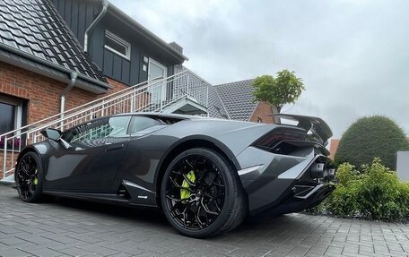 Lamborghini Huracán, 2024 год, 42 500 000 рублей, 10 фотография