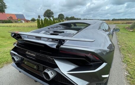 Lamborghini Huracán, 2024 год, 42 500 000 рублей, 11 фотография