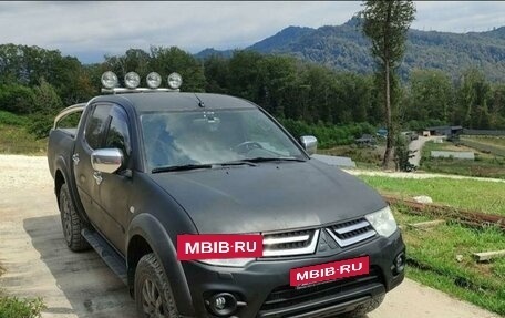 Mitsubishi L200 IV рестайлинг, 2013 год, 1 800 000 рублей, 2 фотография