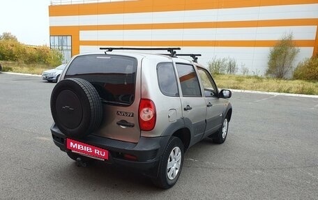 Chevrolet Niva I рестайлинг, 2009 год, 490 000 рублей, 4 фотография