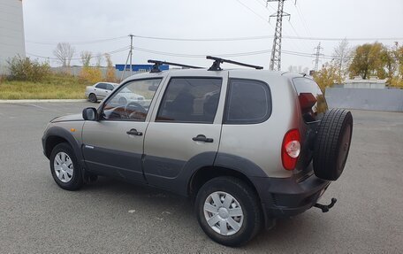 Chevrolet Niva I рестайлинг, 2009 год, 490 000 рублей, 5 фотография