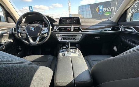 BMW 7 серия, 2018 год, 4 299 999 рублей, 7 фотография