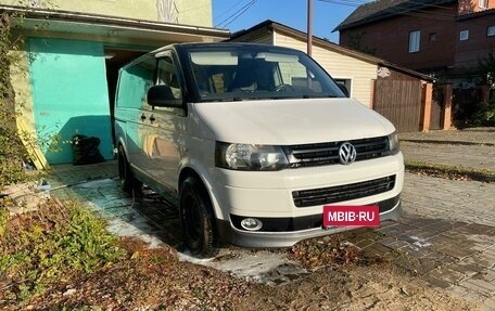 Volkswagen Caravelle T5, 2012 год, 2 005 000 рублей, 2 фотография