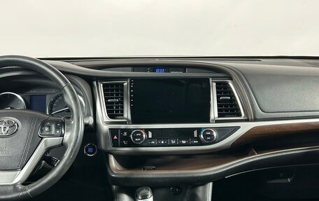 Toyota Highlander III, 2015 год, 2 435 000 рублей, 20 фотография