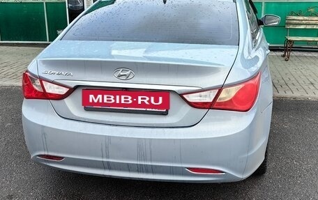 Hyundai Sonata VI, 2011 год, 1 300 000 рублей, 2 фотография