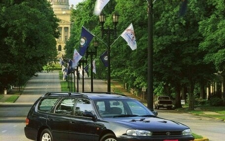 Toyota Scepter, 1995 год, 300 000 рублей, 1 фотография