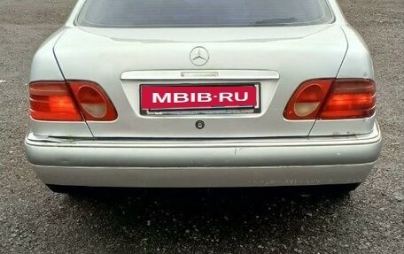 Mercedes-Benz E-Класс, 1997 год, 450 000 рублей, 5 фотография