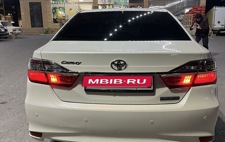 Toyota Camry, 2017 год, 2 530 000 рублей, 5 фотография