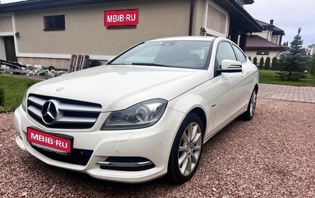 Mercedes-Benz C-Класс, 2011 год, 1 350 000 рублей, 1 фотография