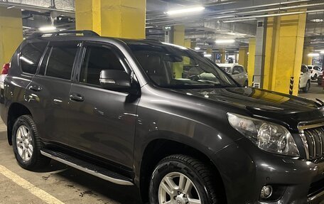 Toyota Land Cruiser Prado 150 рестайлинг 2, 2013 год, 3 100 000 рублей, 2 фотография