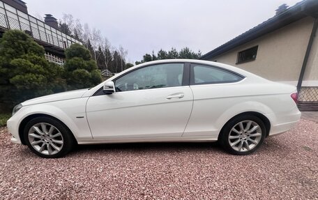 Mercedes-Benz C-Класс, 2011 год, 1 350 000 рублей, 2 фотография