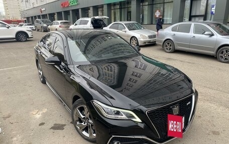 Toyota Crown, 2018 год, 3 250 000 рублей, 5 фотография