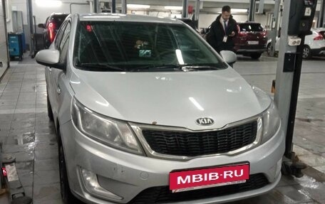 KIA Rio III рестайлинг, 2013 год, 860 000 рублей, 2 фотография