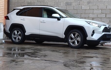 Toyota RAV4, 2020 год, 3 770 000 рублей, 3 фотография