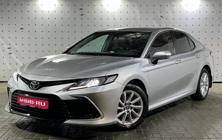 Toyota Camry, 2021 год, 3 000 000 рублей, 1 фотография