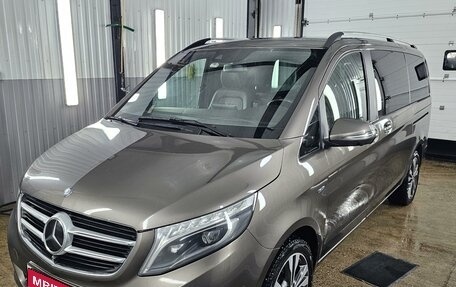 Mercedes-Benz V-Класс, 2016 год, 4 500 000 рублей, 1 фотография