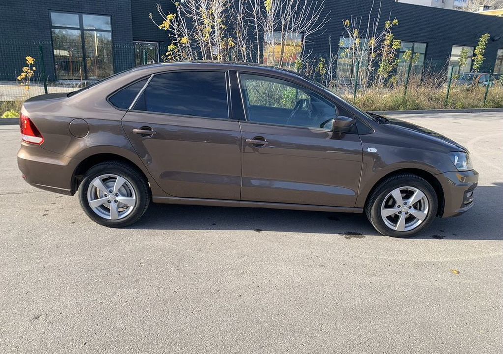 Volkswagen Polo, 2015 год, 1 329 000 рублей, 5 фотография