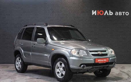 Chevrolet Niva I рестайлинг, 2011 год, 560 000 рублей, 3 фотография