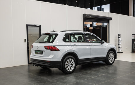 Volkswagen Tiguan II, 2019 год, 2 100 000 рублей, 5 фотография