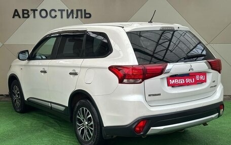 Mitsubishi Outlander III рестайлинг 3, 2016 год, 1 615 000 рублей, 4 фотография