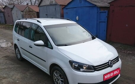 Volkswagen Touran III, 2014 год, 1 300 000 рублей, 2 фотография