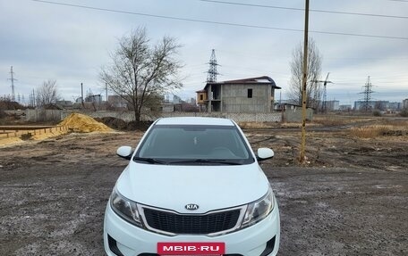 KIA Rio III рестайлинг, 2014 год, 900 000 рублей, 4 фотография